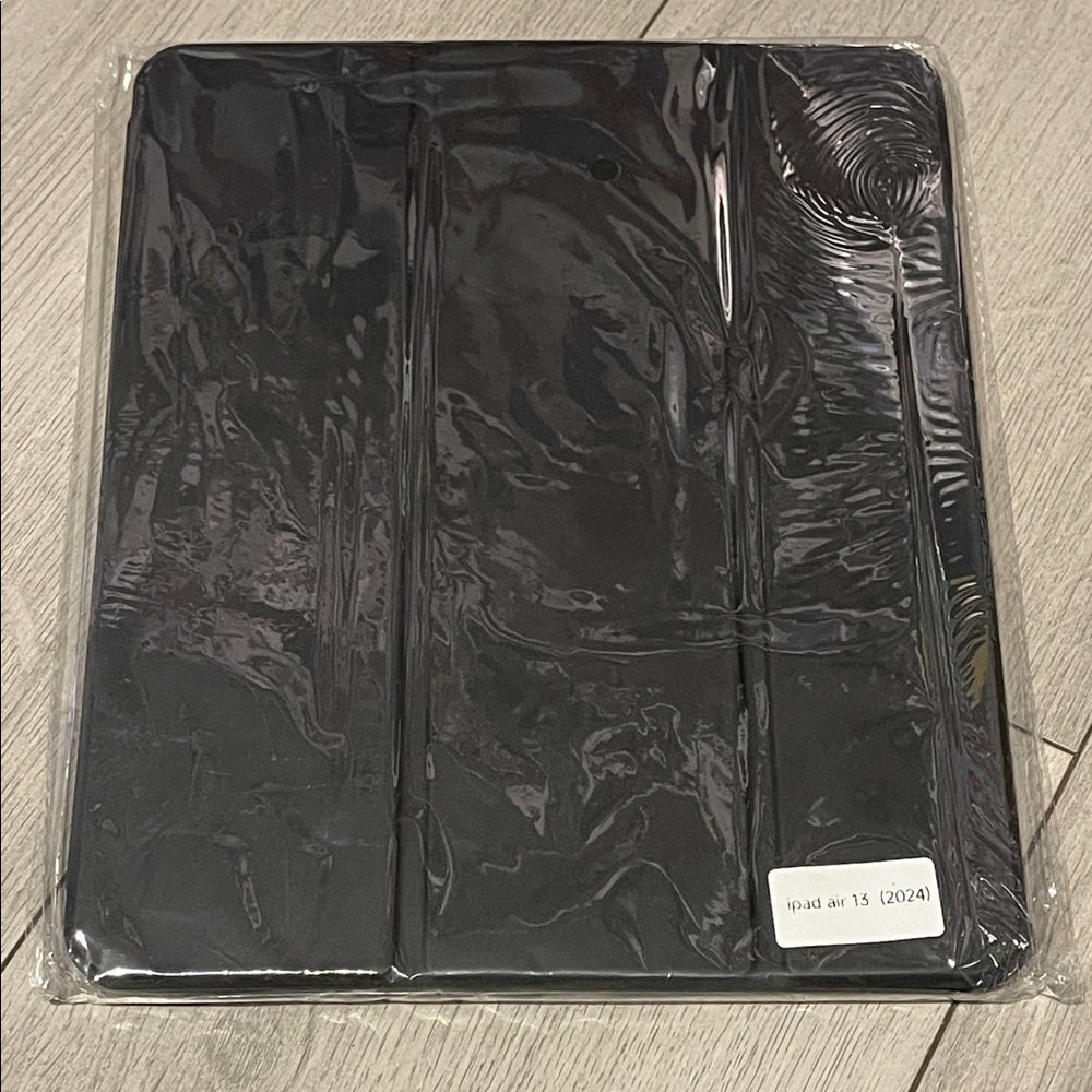 Apple iPad Air 13 (2024) Smart Folio Case in Black
